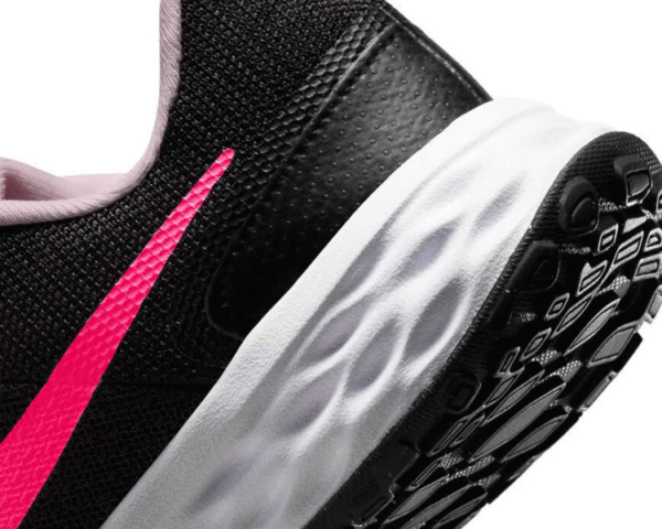 ⁦nike revolution שחור ורוד⁩ – תמונה ⁦7⁩
